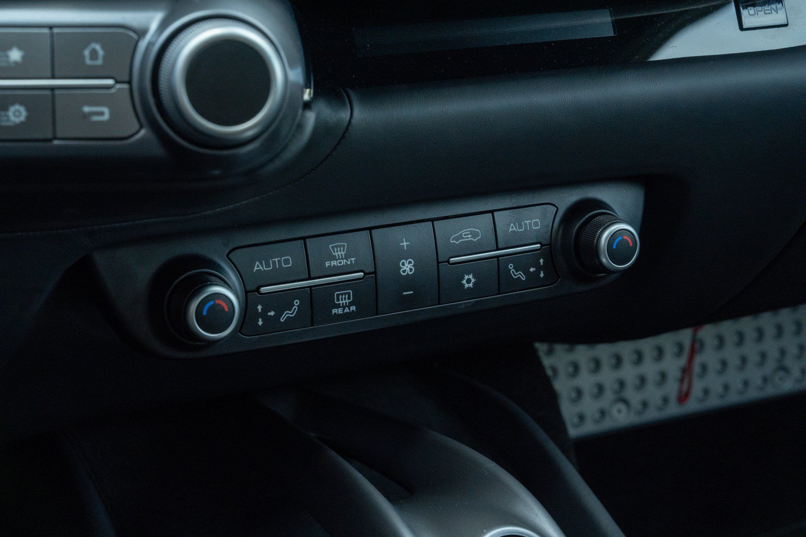 Used 2019 Ferrari 812 Superfast RWD image 45