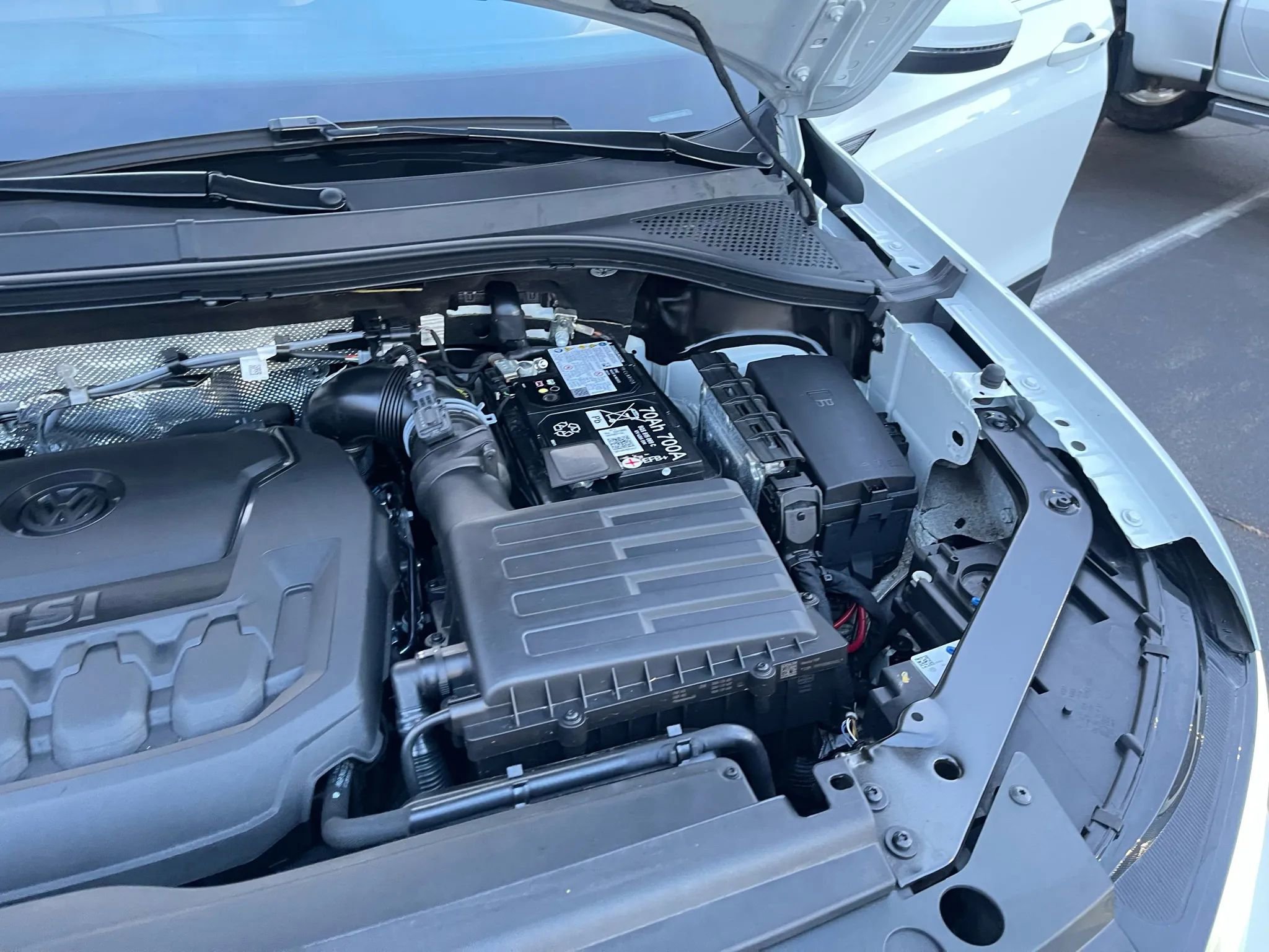 Used 2024 Volkswagen Tiguan SE image 30