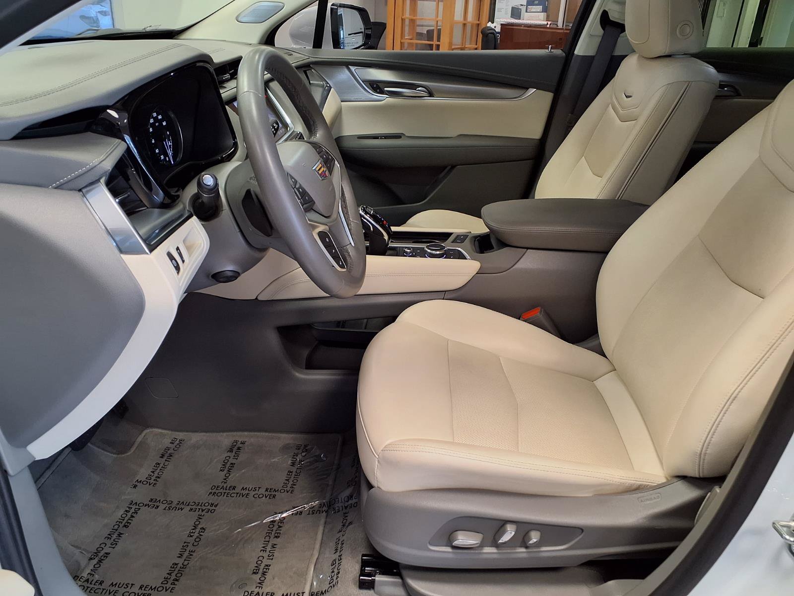 Certified 2025 Cadillac XT5 Premium Luxury FWD image 21
