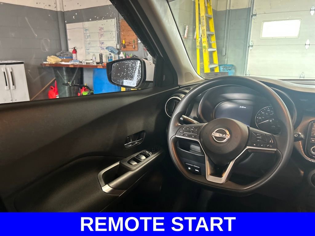 Used 2022 Nissan Kicks SV image 9