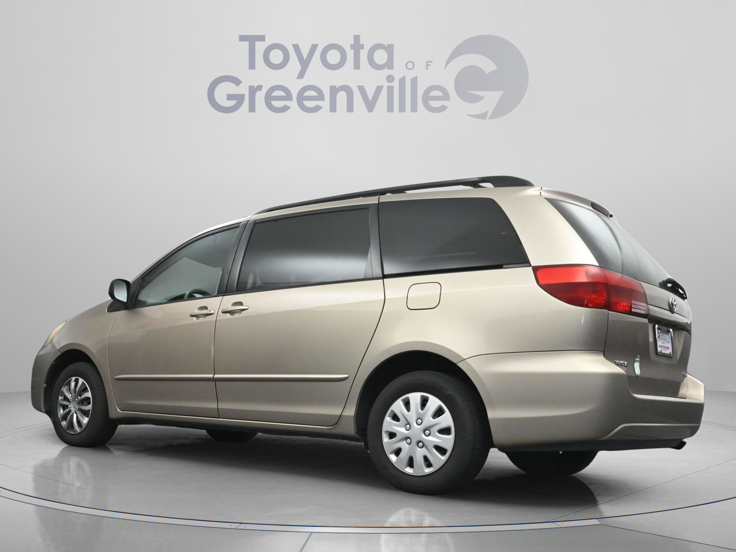 Used 2004 Toyota Sienna CE image 9