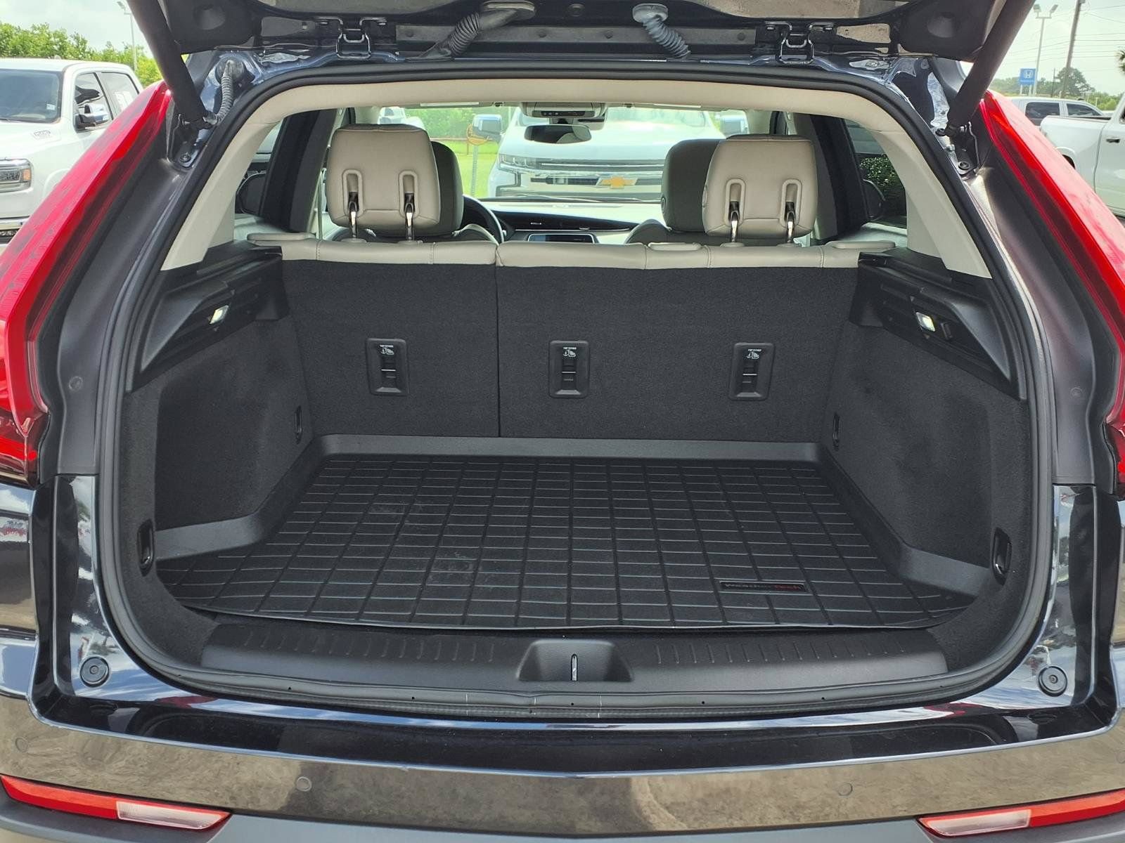Used 2022 Cadillac XT4 Luxury FWD image 7