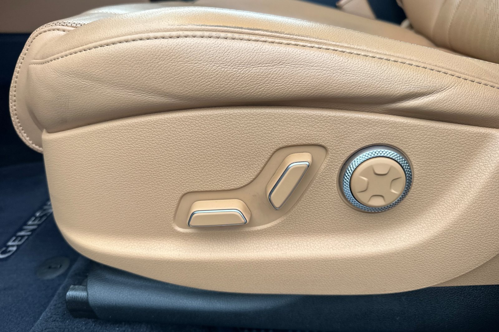 Used 2023 Genesis GV80 2.5T w/ Advanced Package image 13