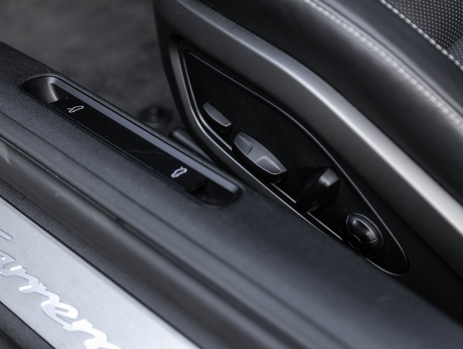 Used 2021 Porsche 911 Carrera image 22