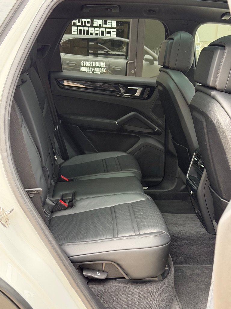 Used 2023 Porsche Cayenne AWD/4WD image 76