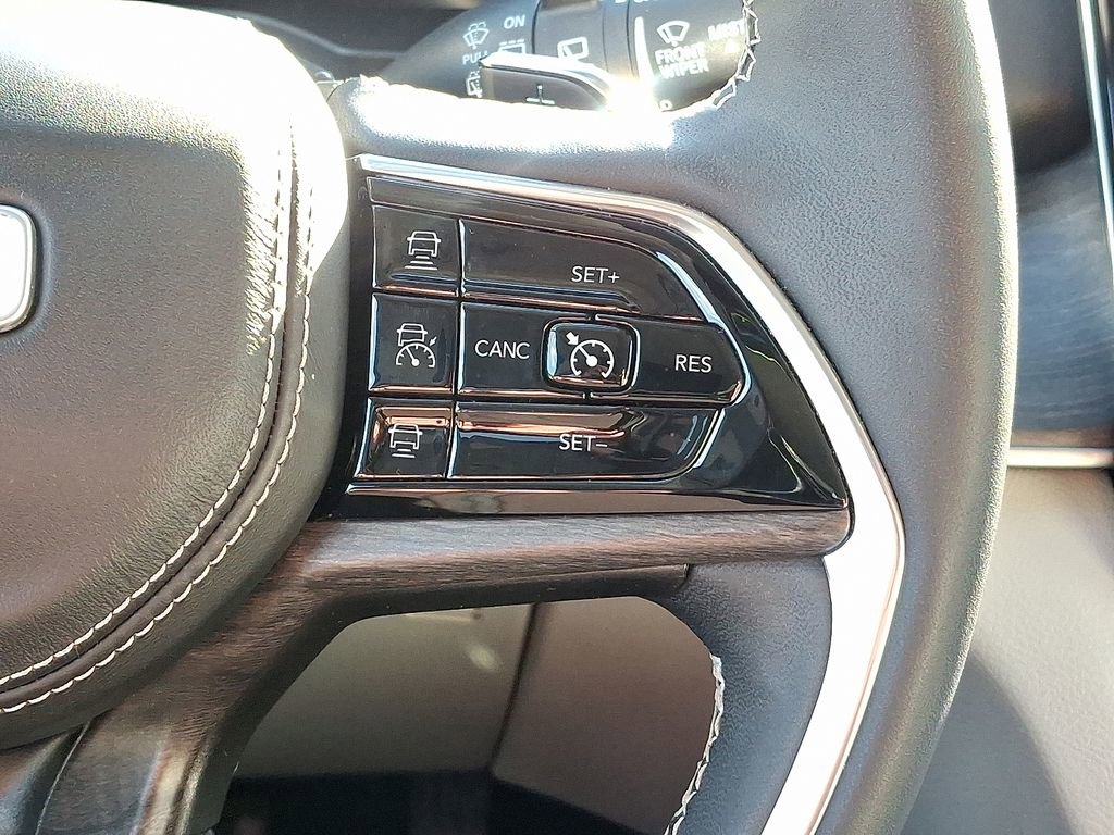 Used 2023 Jeep Grand Cherokee Overland image 24