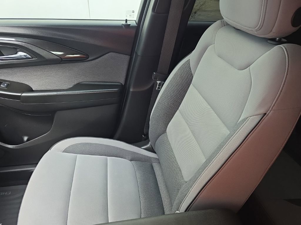 Used 2023 Chevrolet TrailBlazer LT FWD image 24