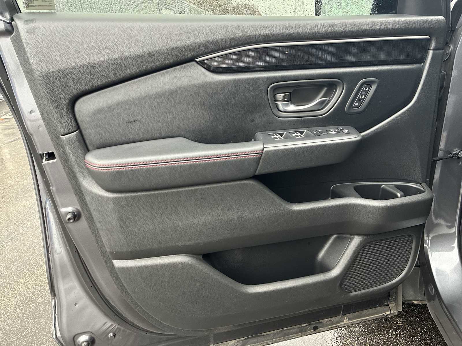 Used 2025 Honda Pilot Black Edition image 23