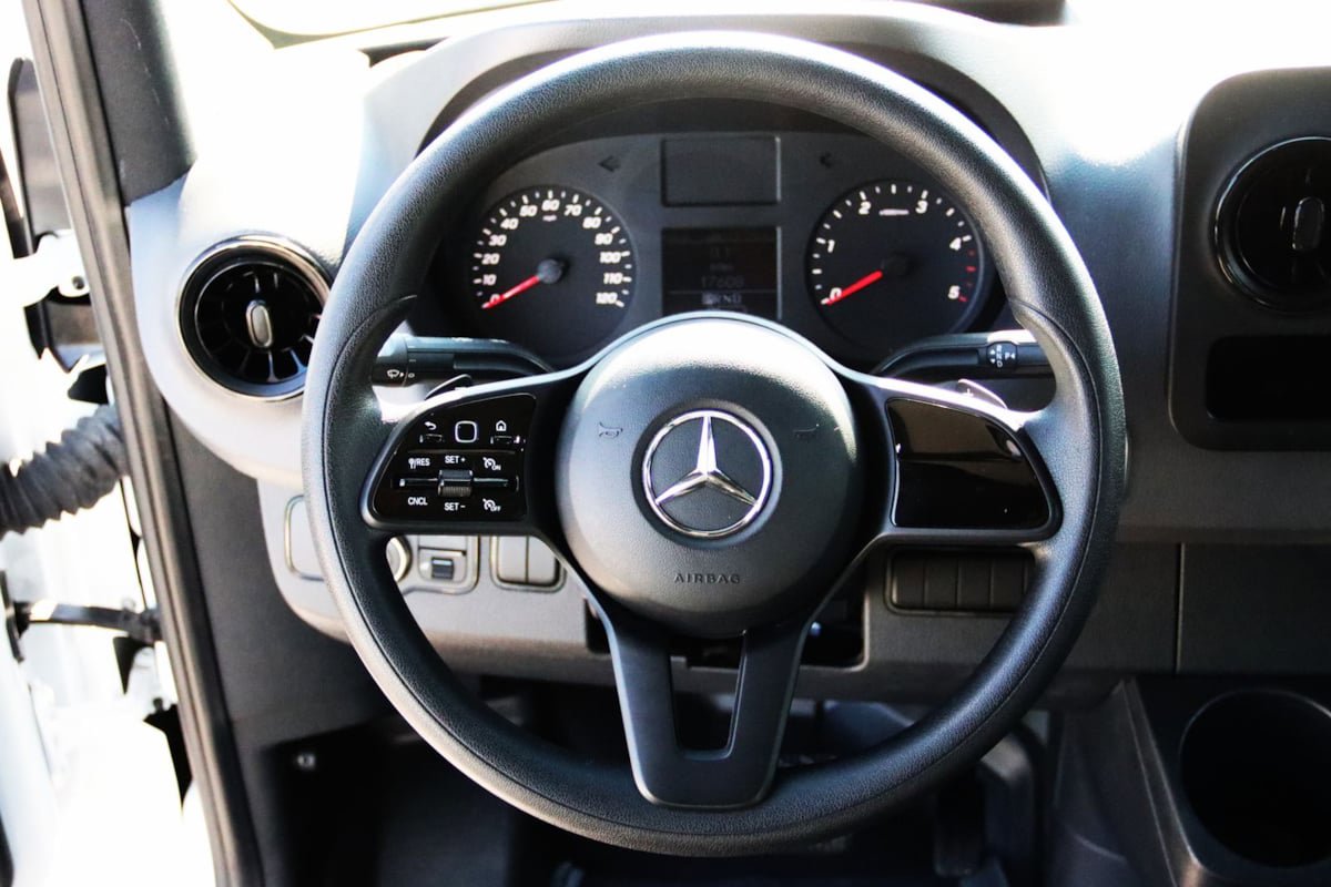 Used 2022 Mercedes-Benz Sprinter 3500 image 21