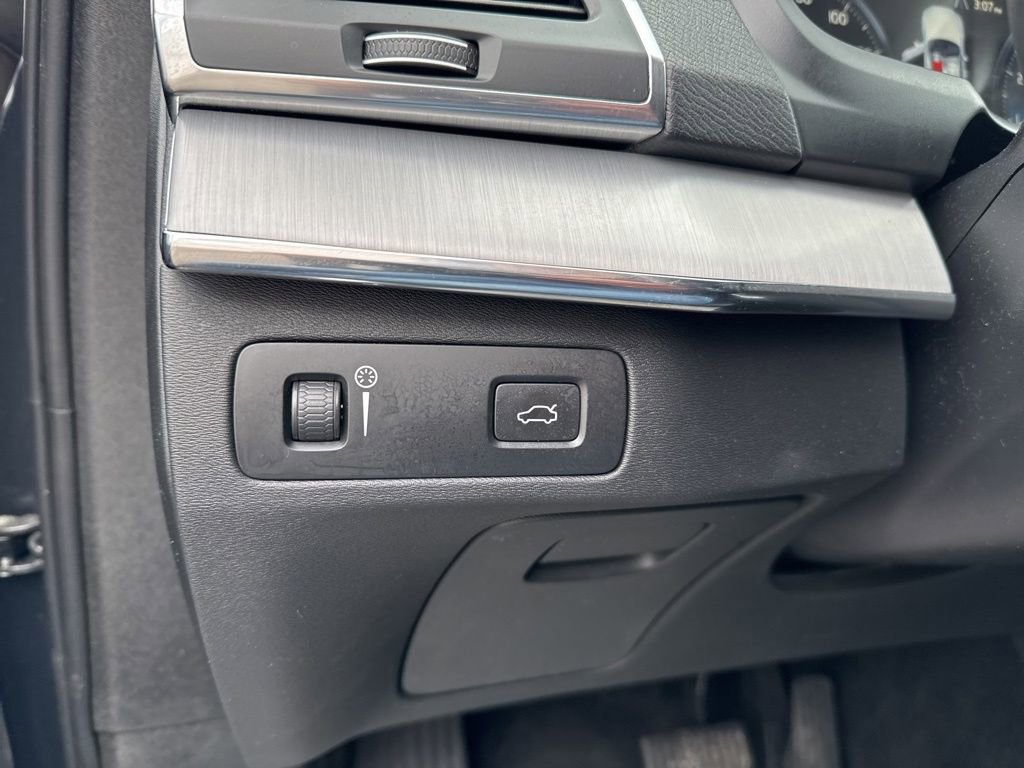 Used 2022 Volvo XC90 T5 Momentum w/ Climate Package image 18