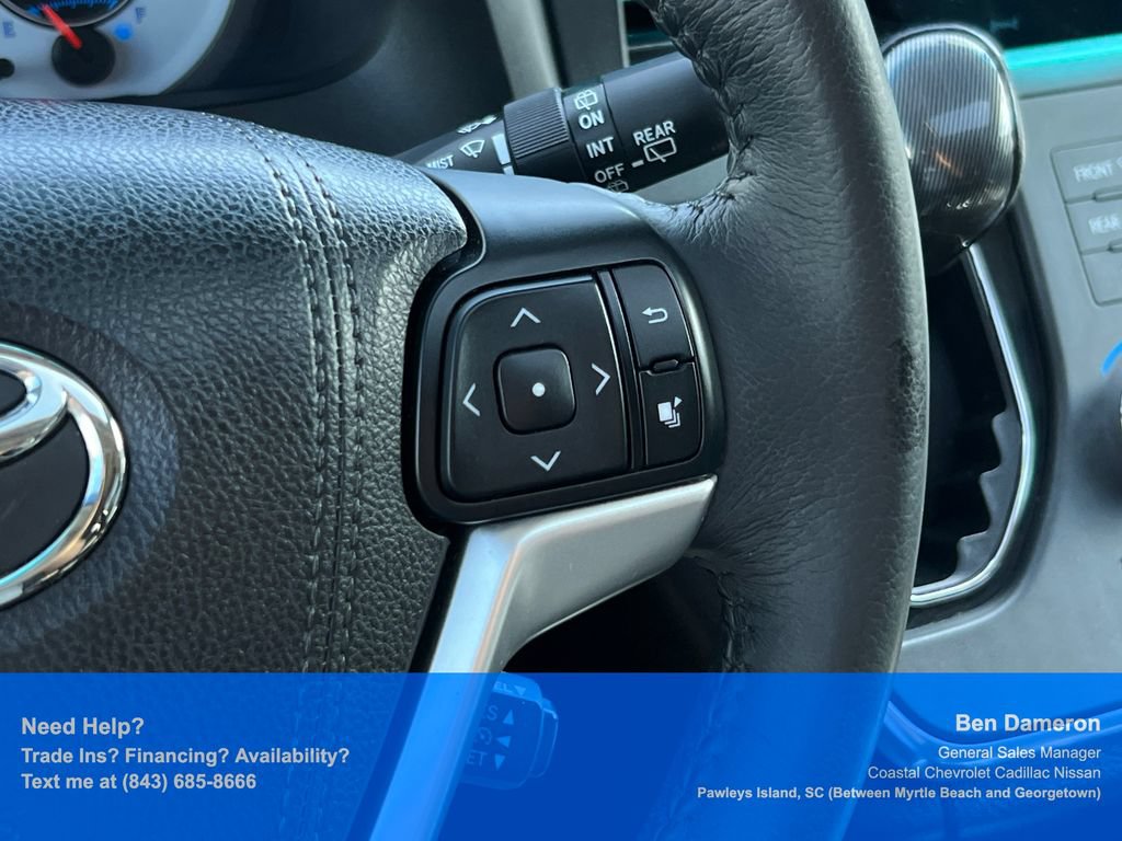 Used 2017 Toyota Sienna SE Premium FWD image 36