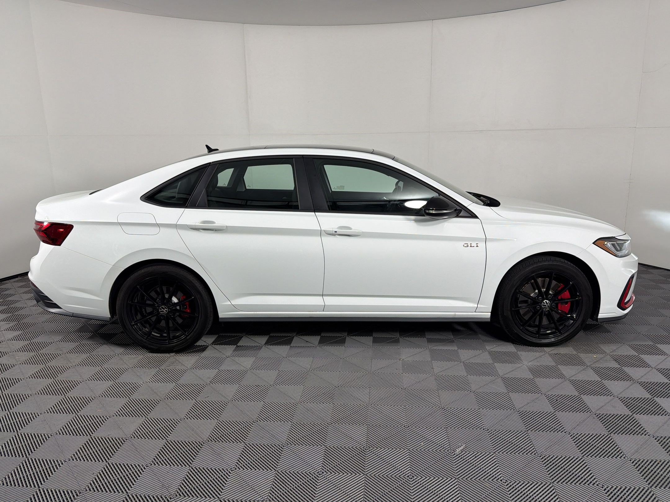 Used 2026 Volkswagen Jetta GLI Autobahn FWD image 8