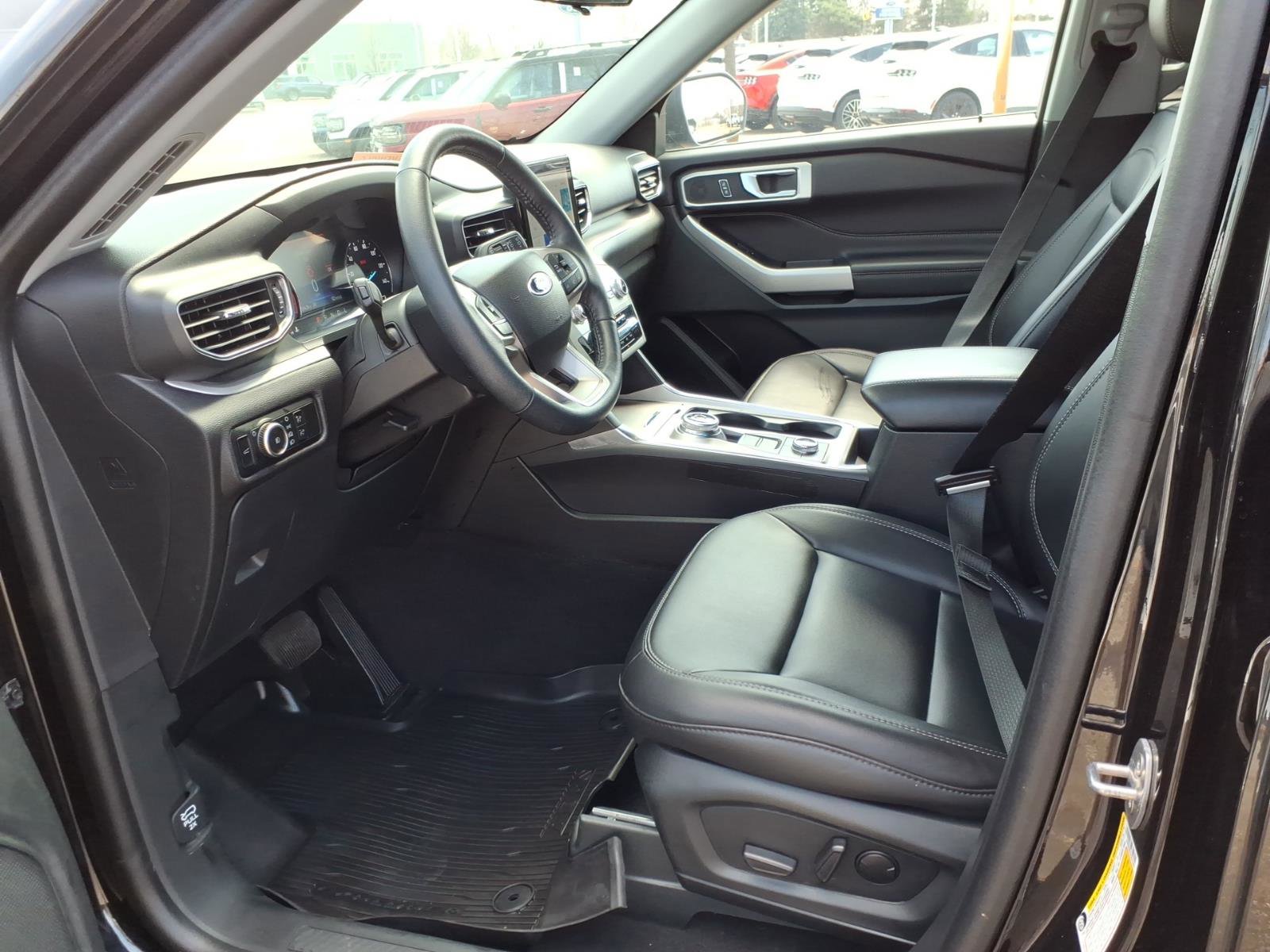 Certified 2023 Ford Explorer XLT w/ Equipment Group 202A AWD/4WD image 11