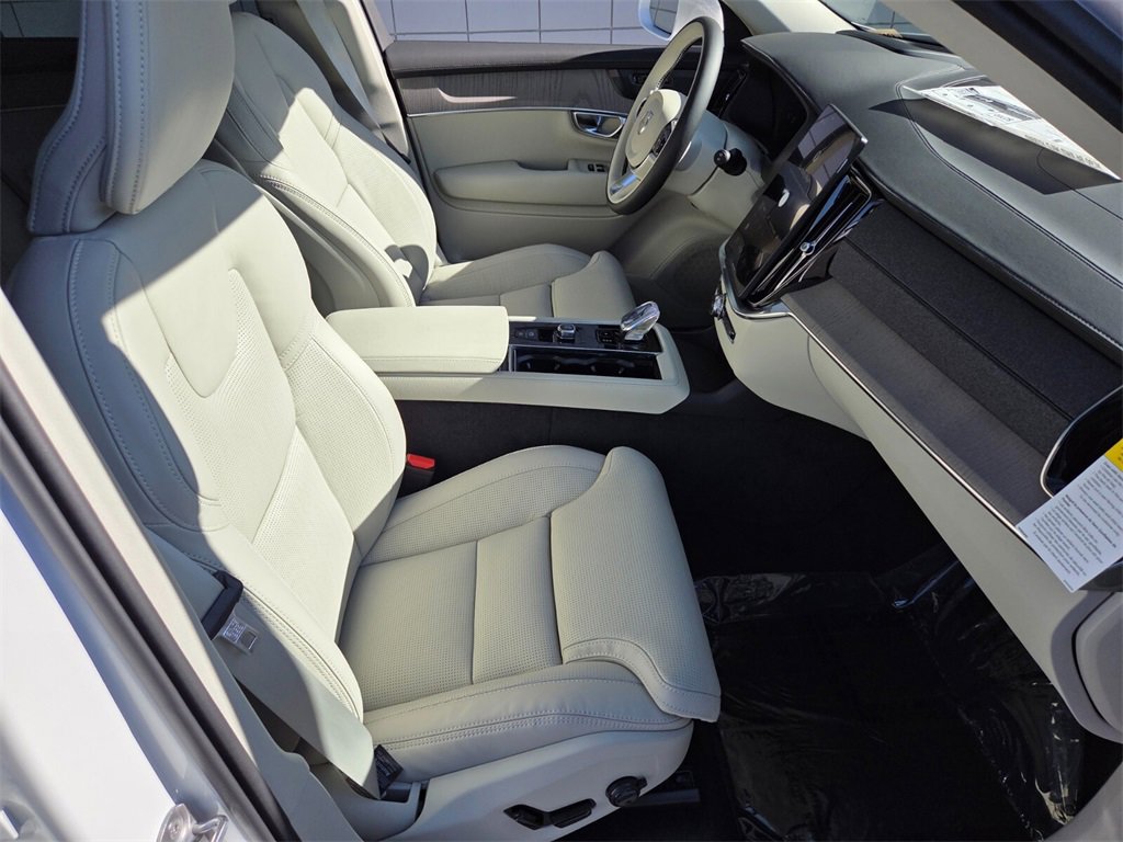 New 2026 Volvo XC90 B6 Ultra w/ Protection Package image 20