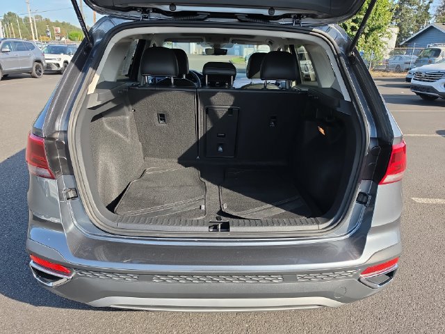 Certified 2023 Volkswagen Taos SE w/ Panoramic Sunroof Package AWD/4WD image 4