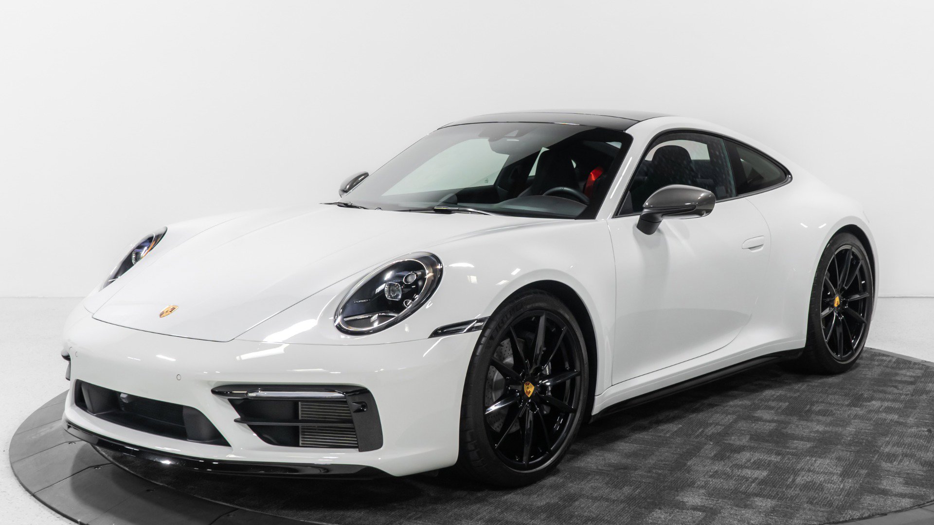 Used 2024 Porsche 911 Carrera T image 2
