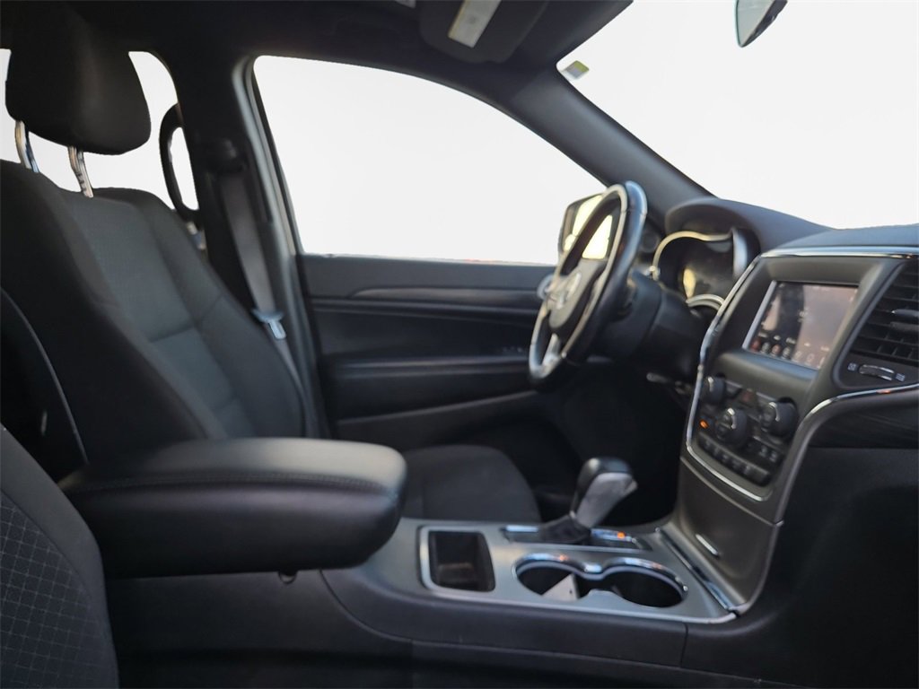 Used 2021 Jeep Grand Cherokee Laredo image 26