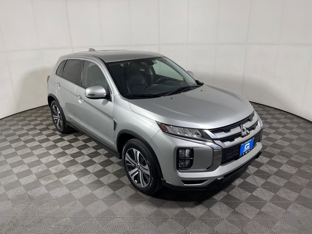 Used 2024 Mitsubishi Outlander Sport SE image 1