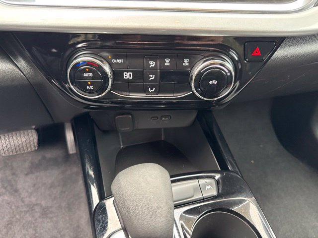 Used 2025 Chevrolet Trax LT FWD image 21