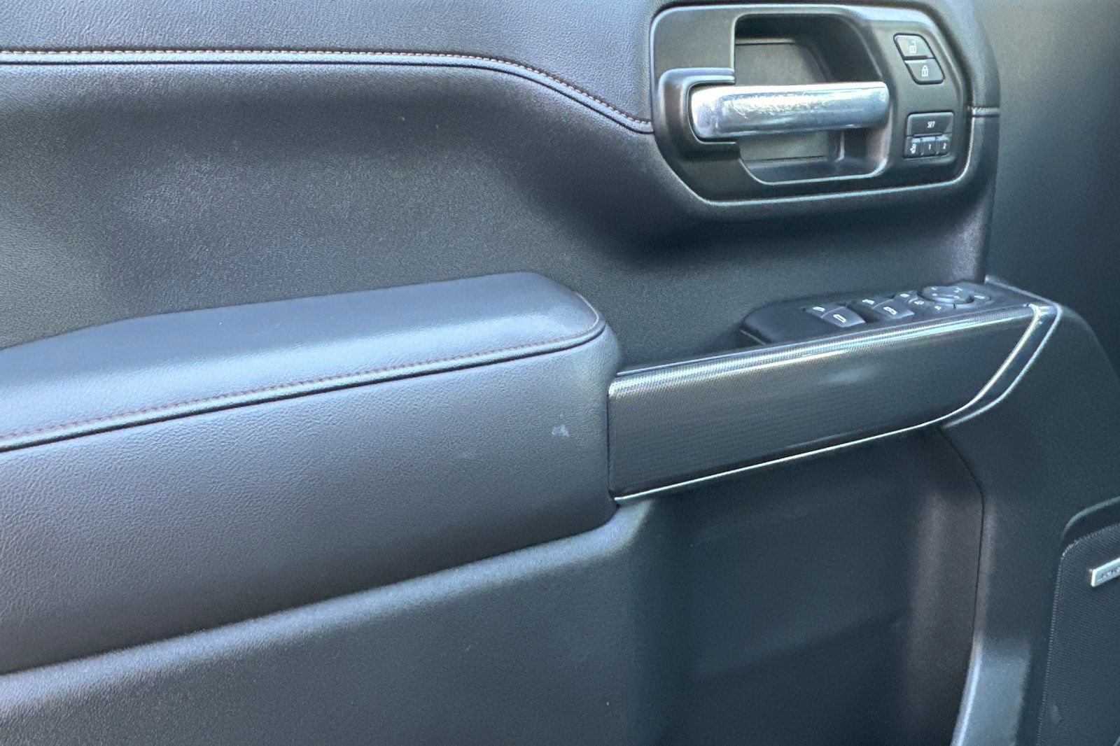 Certified 2020 GMC Sierra 2500 AT4 w/ AT4 Premium Package image 11