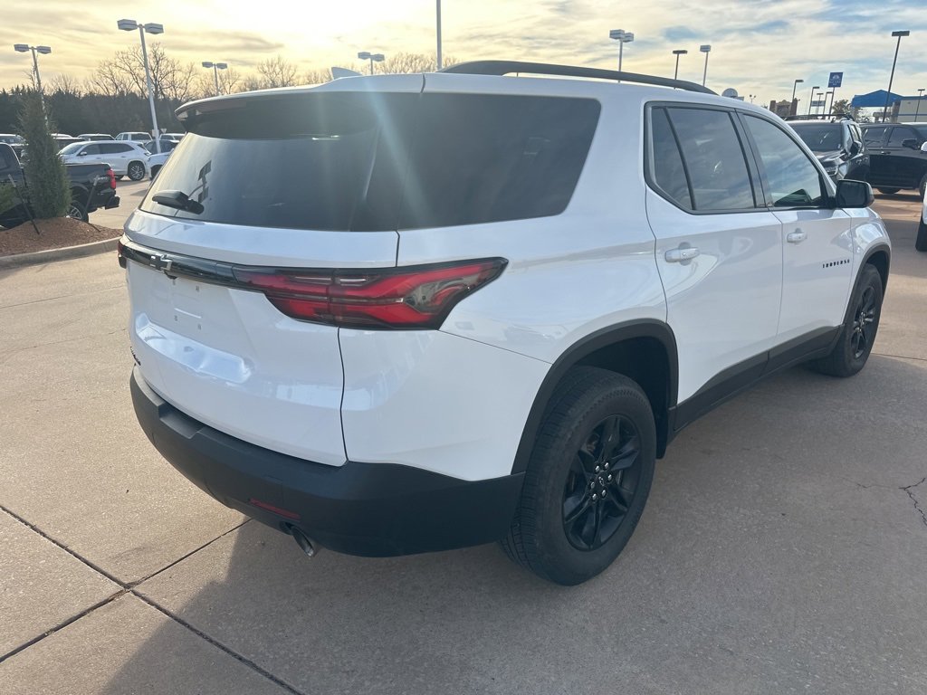 Used 2022 Chevrolet Traverse LS w/ Midnight/Sport Edition image 3