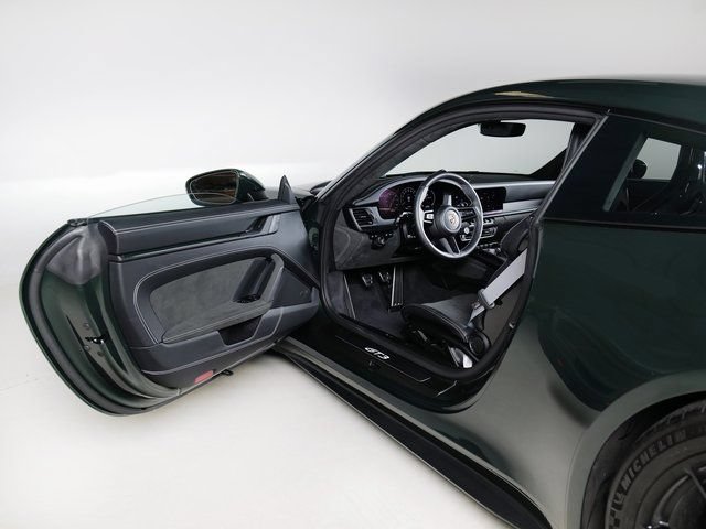 Certified 2025 Porsche 911 GT3 RWD image 27