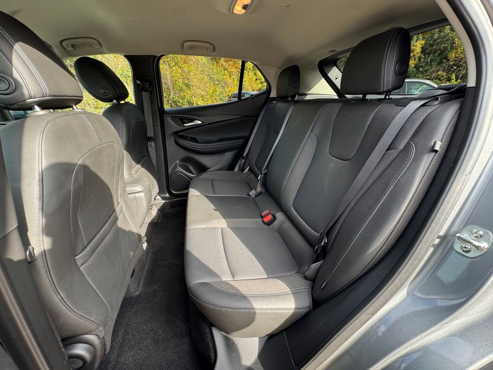 Used 2025 Buick Encore GX Preferred image 32