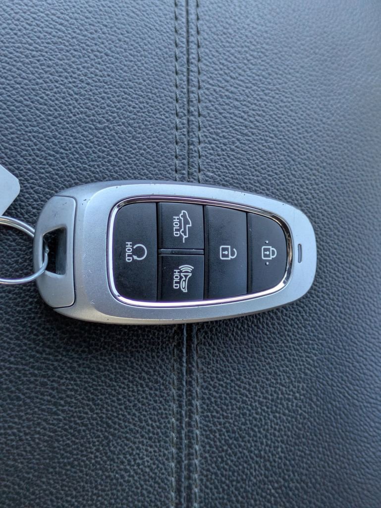 Used 2022 Hyundai Santa Cruz SEL Premium image 30