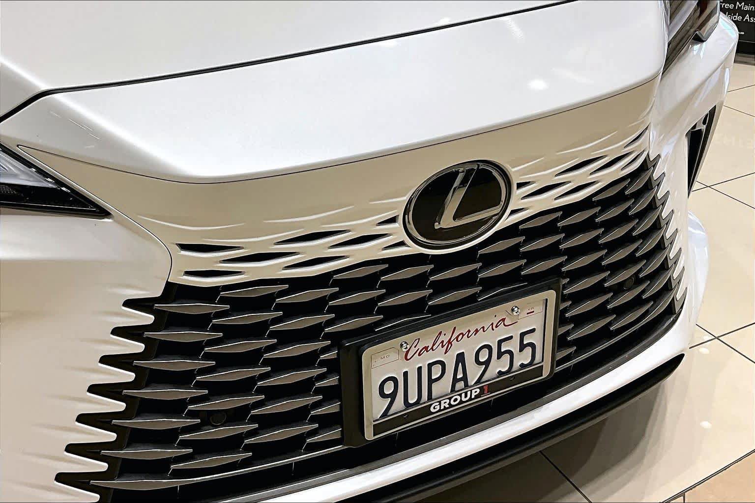 Used 2025 Lexus RX 350 FWD w/ Accessory Package image 28
