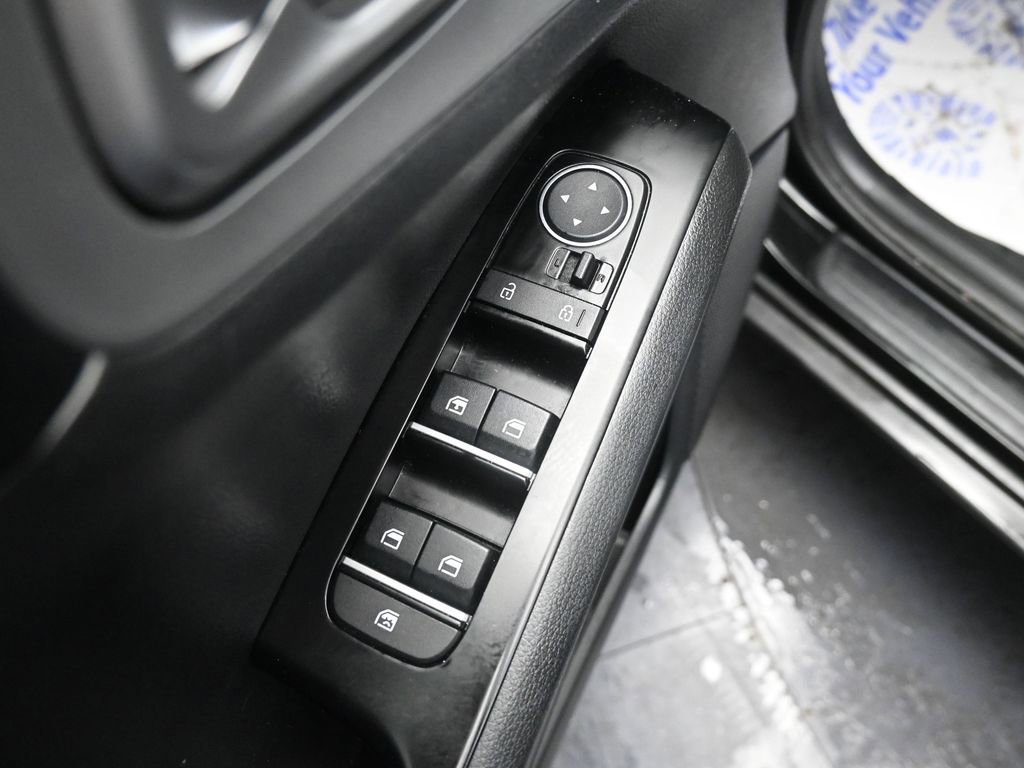 Used 2025 Kia Soul LX w/ LX Technology Package image 28