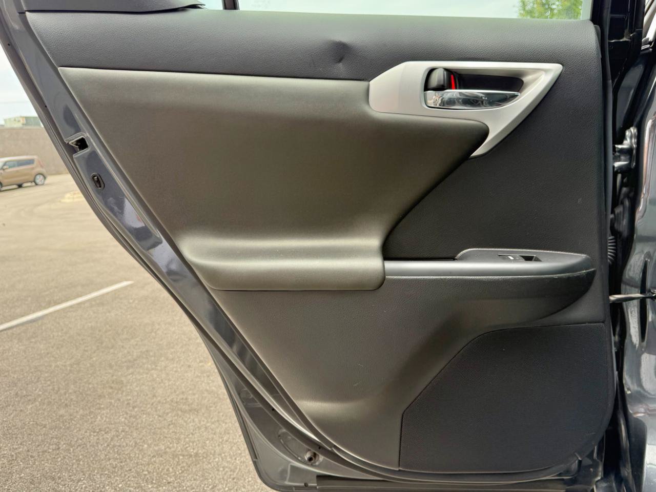 Used 2011 Lexus CT 200h Premium FWD image 17