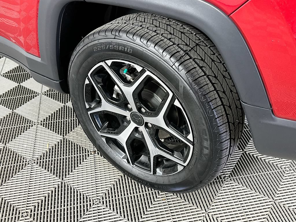 Certified 2025 Jeep Compass Limited AWD/4WD image 40