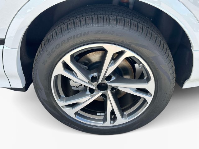 New 2027 Audi Q6 e-tron Prestige AWD/4WD image 4