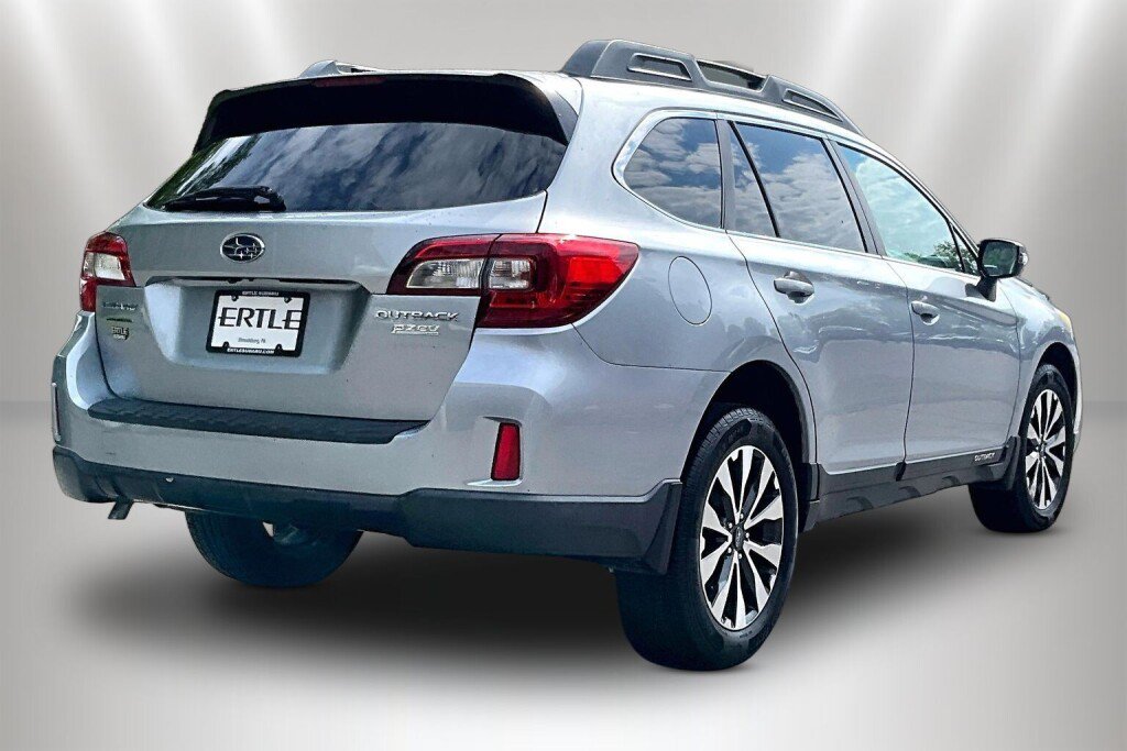 Used 2015 Subaru Outback 2.5i Limited AWD/4WD image 5