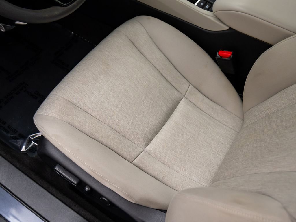 Used 2023 Honda Accord EX image 16