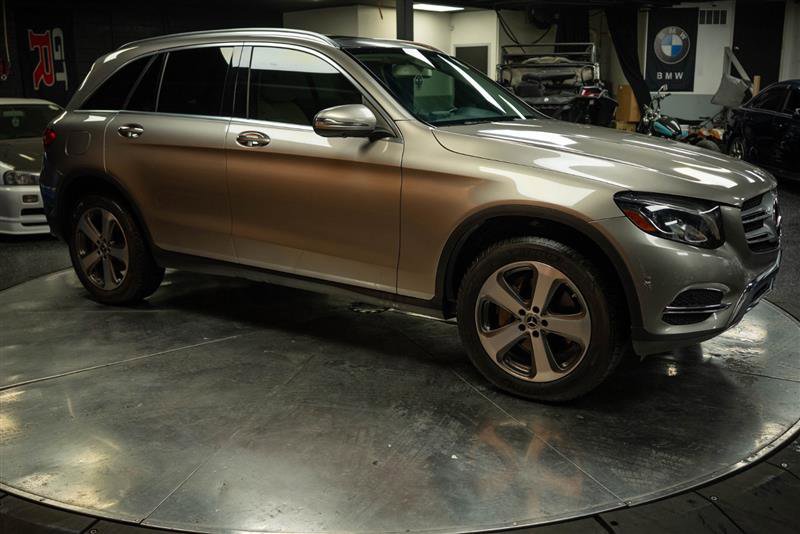 Used 2019 Mercedes-Benz GLC 300 4MATIC w/ Parking Assistance Package image 5