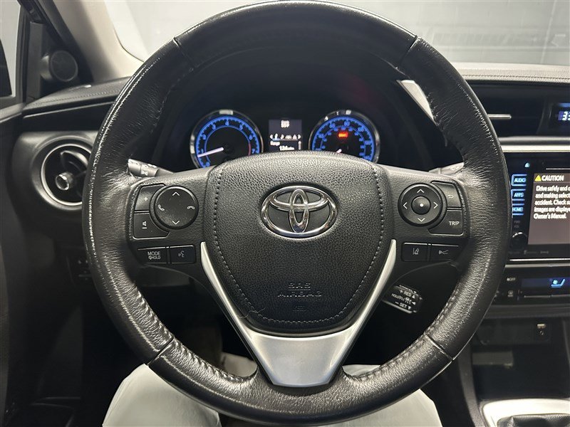 Used 2018 Toyota Corolla SE image 22