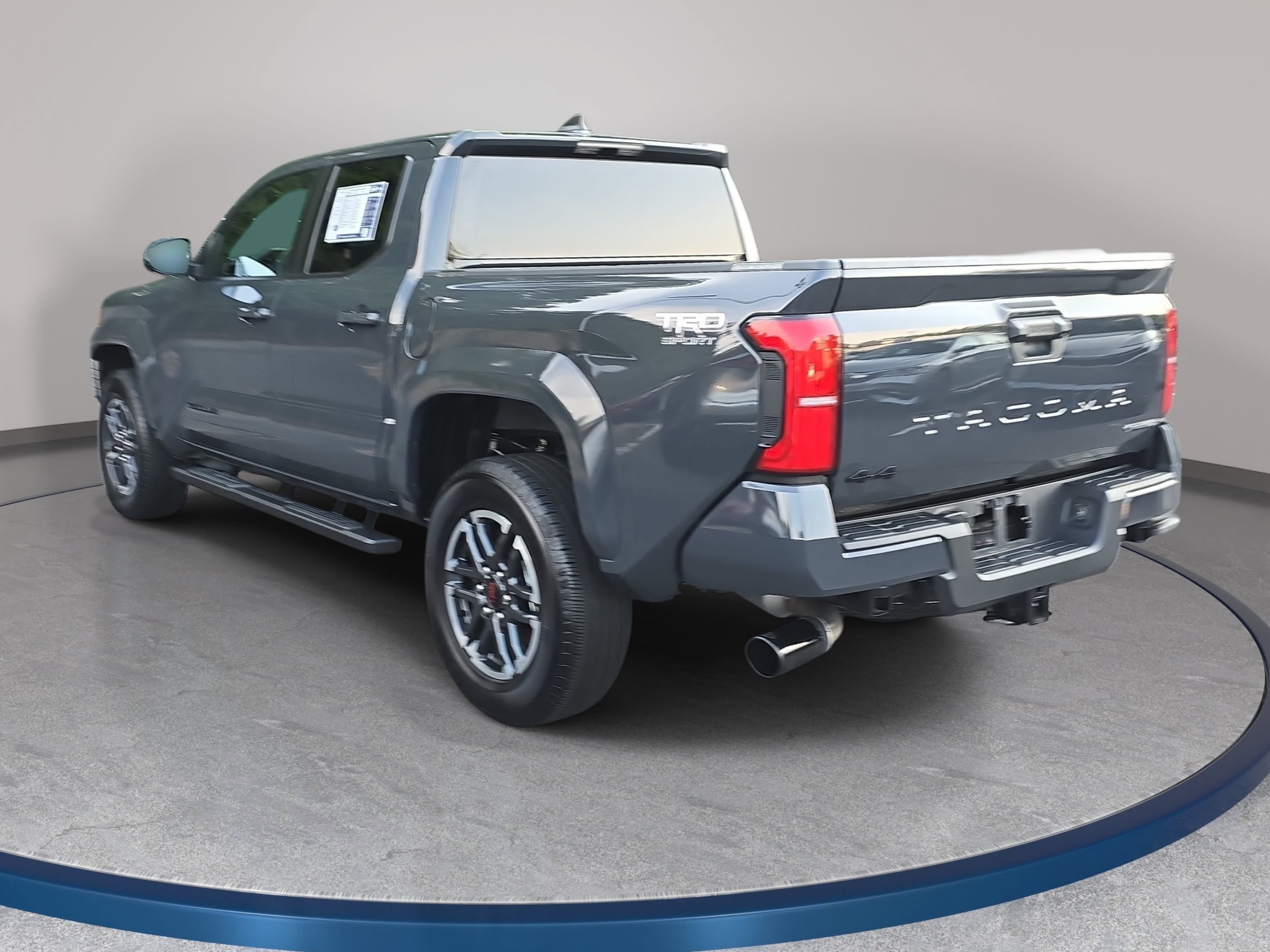 Used 2025 Toyota Tacoma TRD Sport AWD/4WD image 7