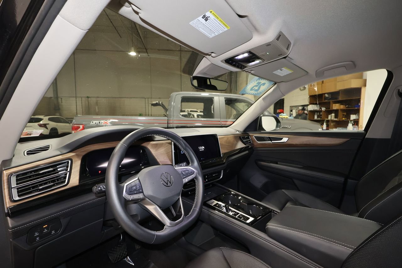 Used 2025 Volkswagen Atlas SE image 9