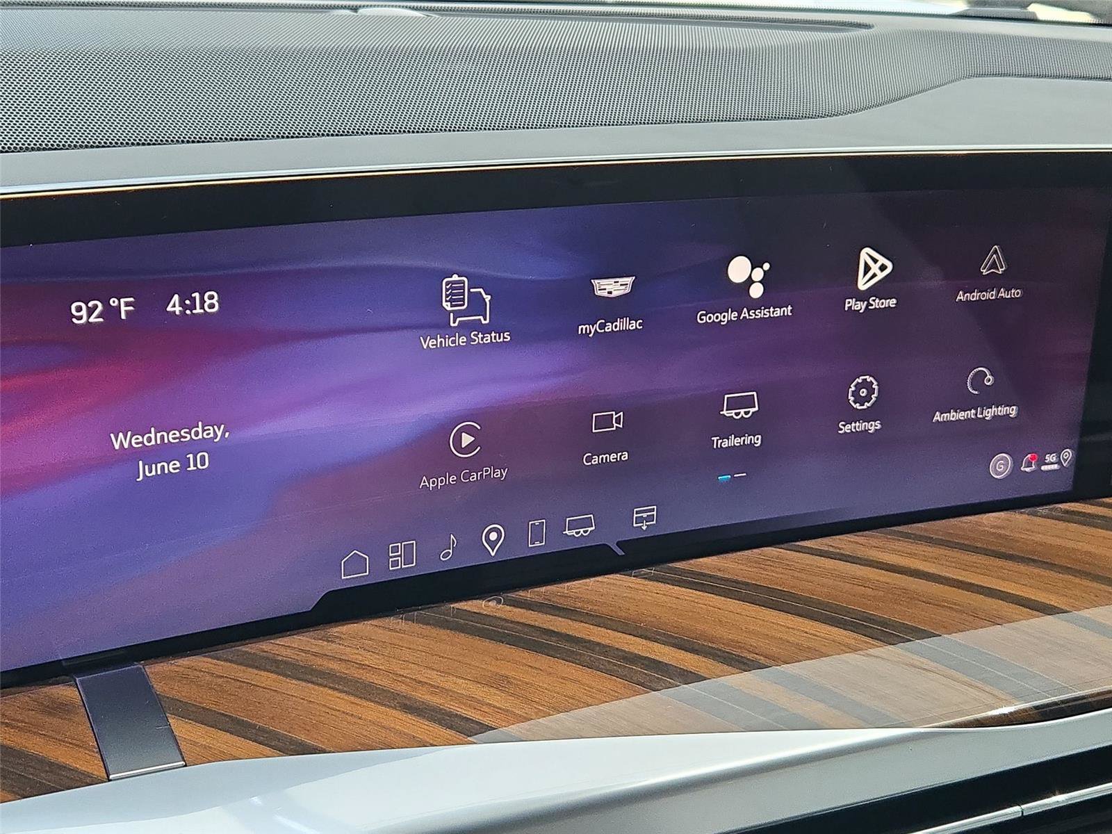 New 2026 Cadillac Escalade ESV Platinum Sport w/ LPO, Floor Liner Package AWD/4WD image 18