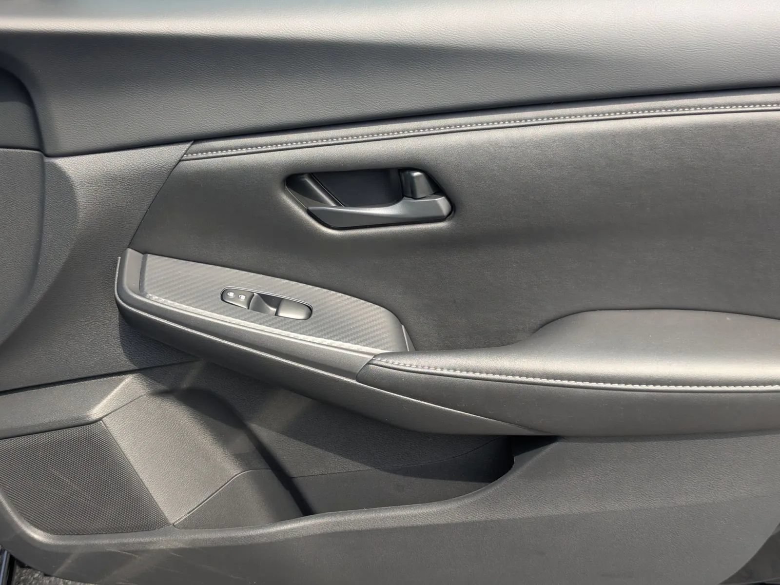 Used 2025 Nissan Sentra S FWD image 13