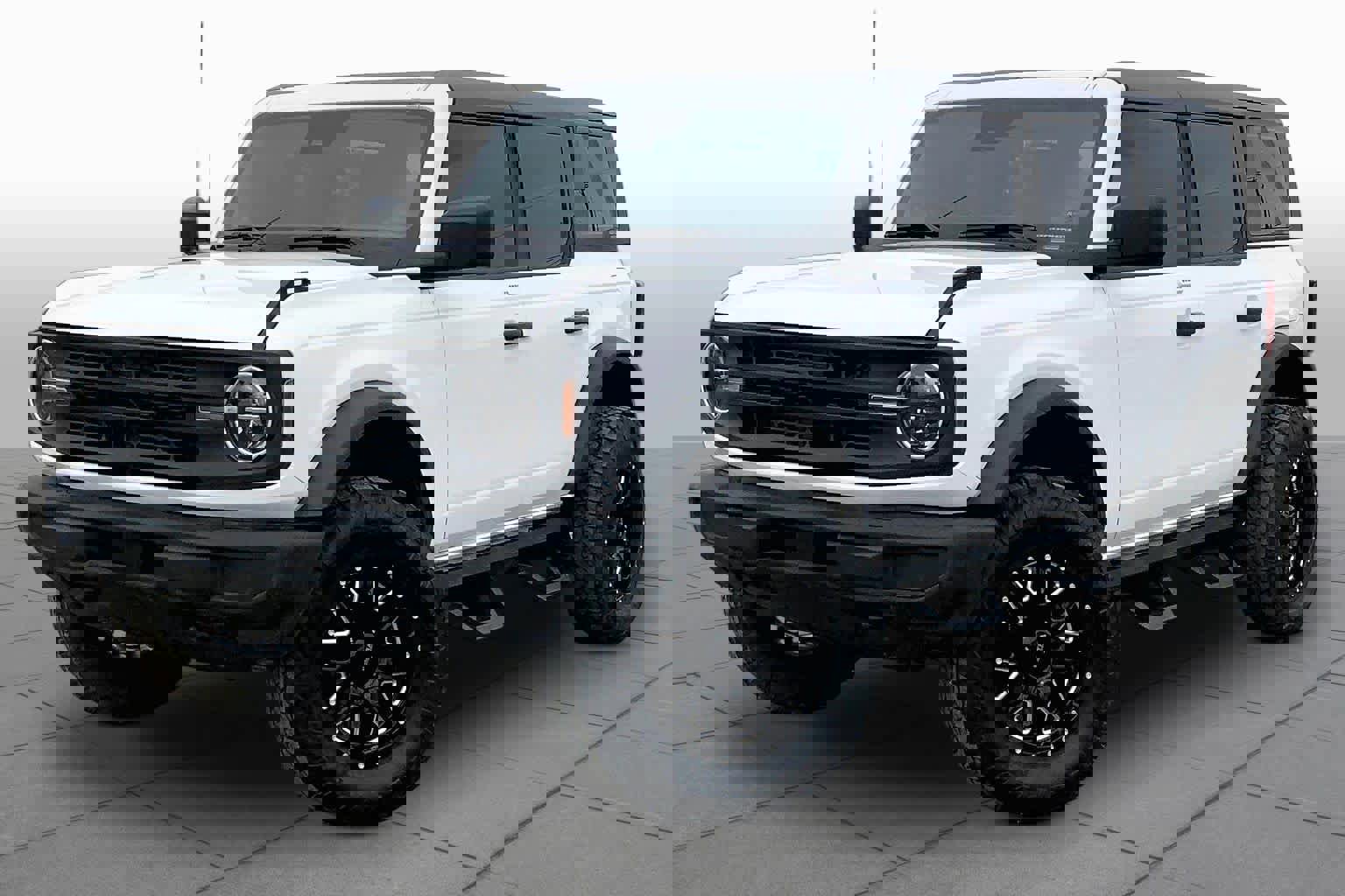 Used 2022 Ford Bronco 4-Door image 1