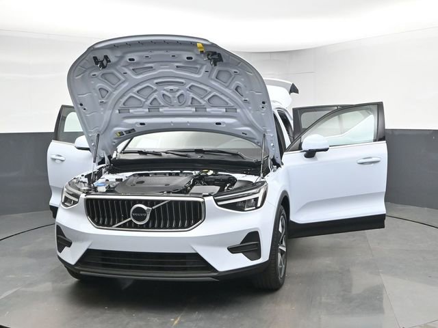 Used 2024 Volvo XC40 B5 Core AWD/4WD image 50
