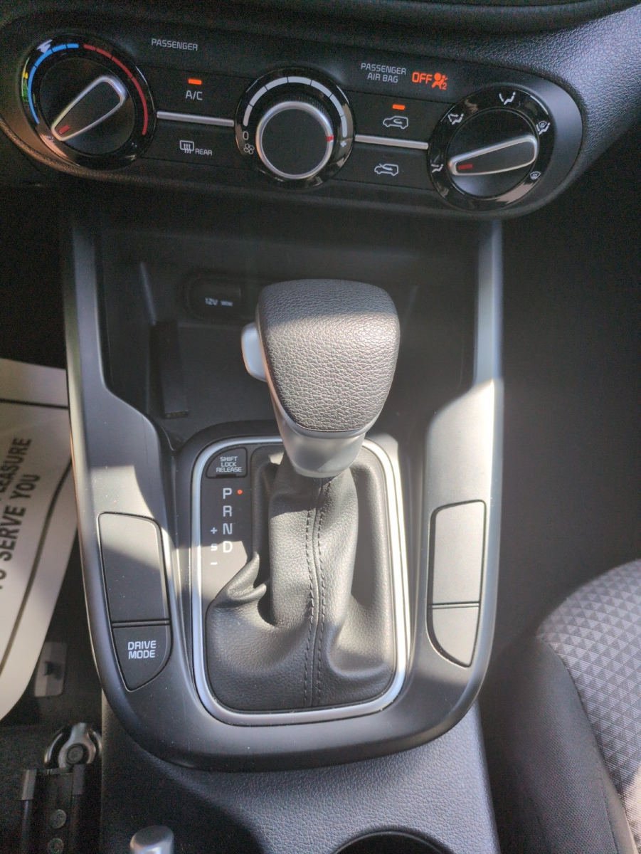 Certified 2025 Kia Soul LX w/ LX Technology Package FWD image 21