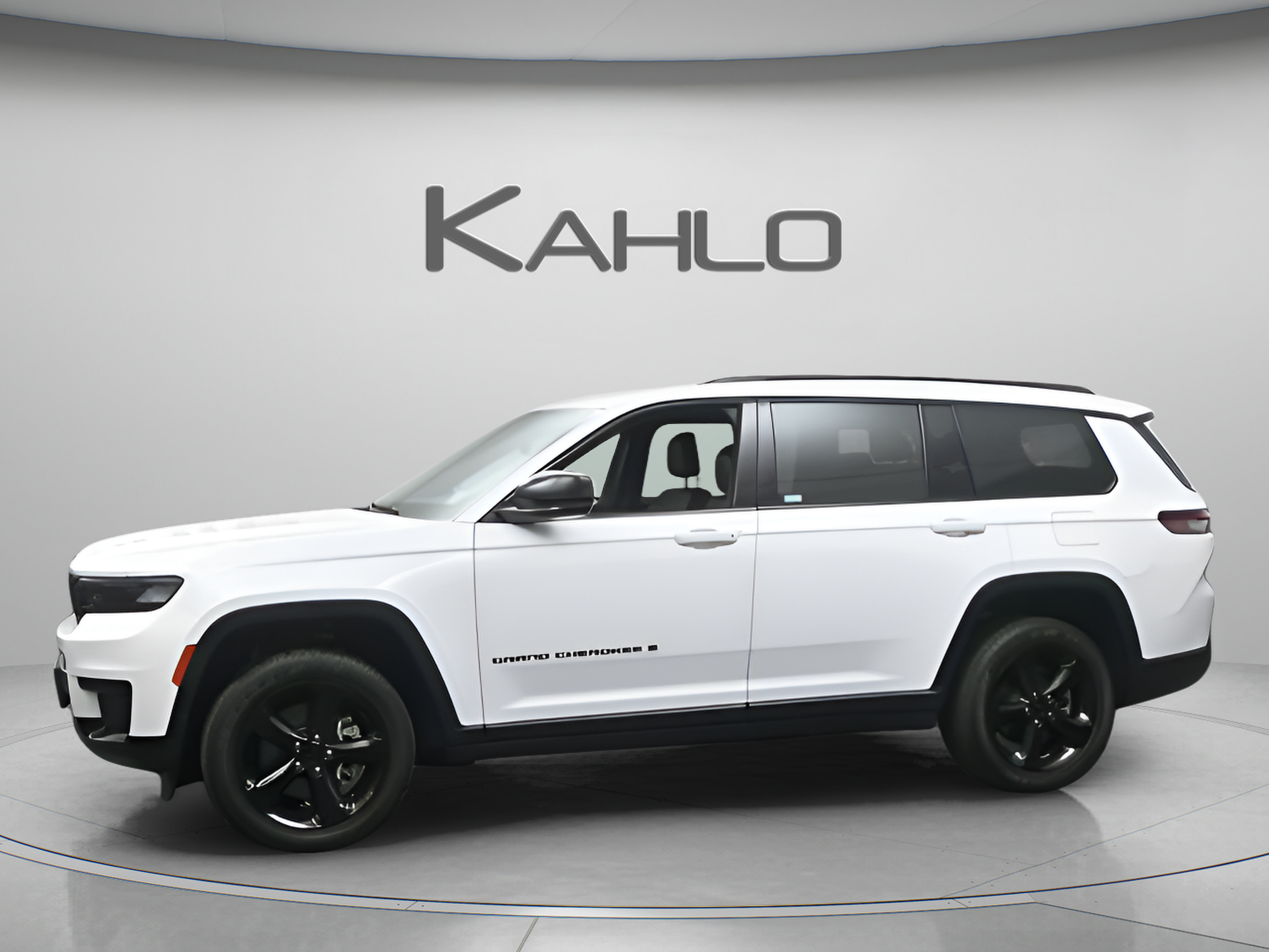 Used 2023 Jeep Grand Cherokee L Laredo AWD/4WD image 4