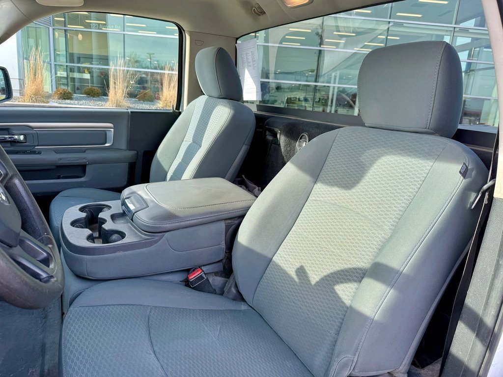 Used 2014 RAM 2500 Tradesman w/ Chrome Appearance Group image 9