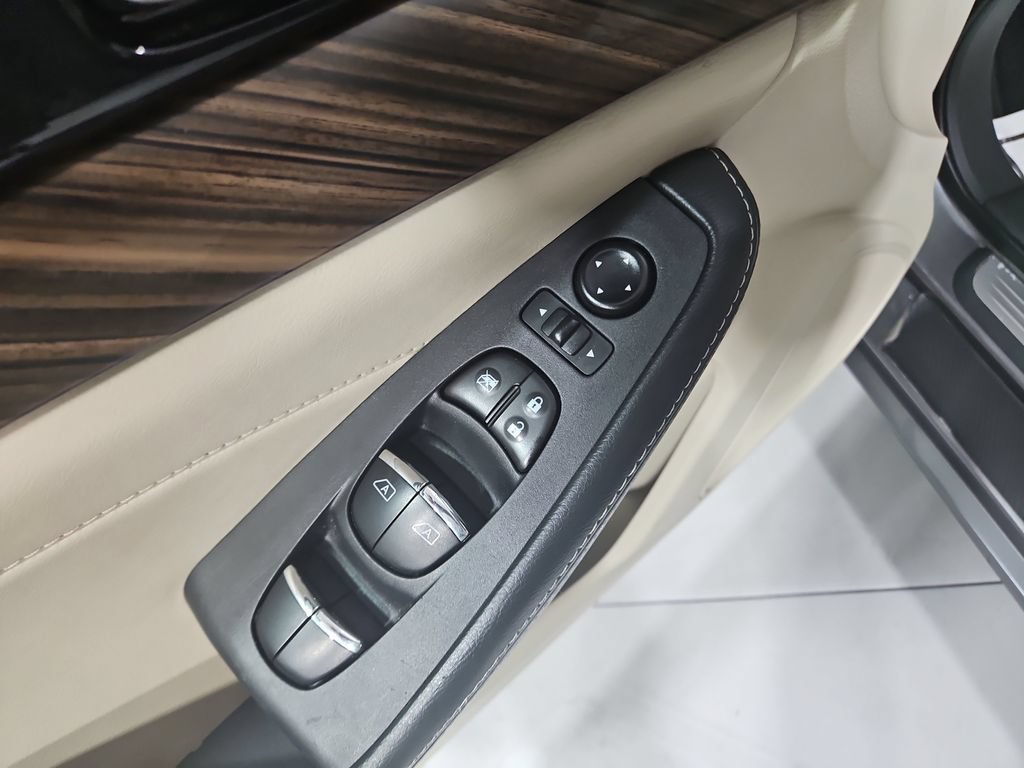 Used 2016 Nissan Maxima Platinum FWD image 12