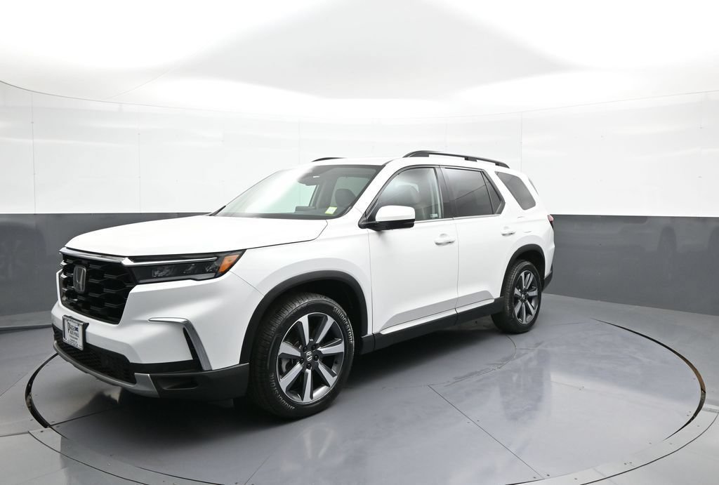 Certified 2024 Honda Pilot Touring image 10