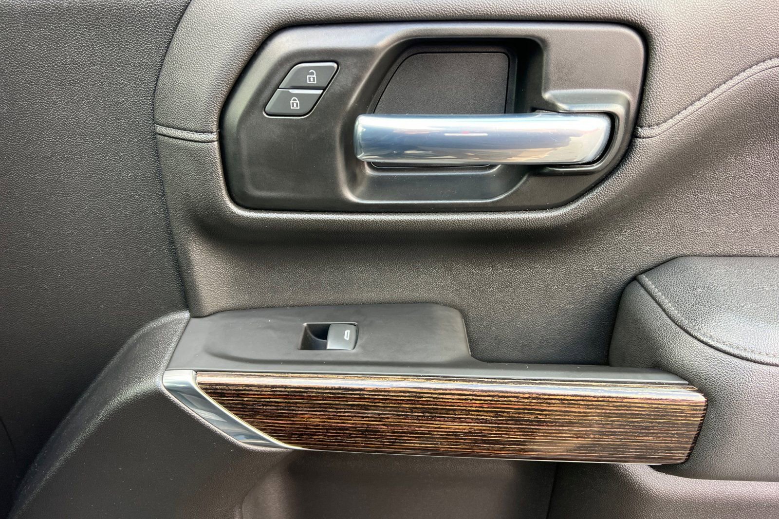 Used 2022 GMC Sierra 1500 SLE image 22