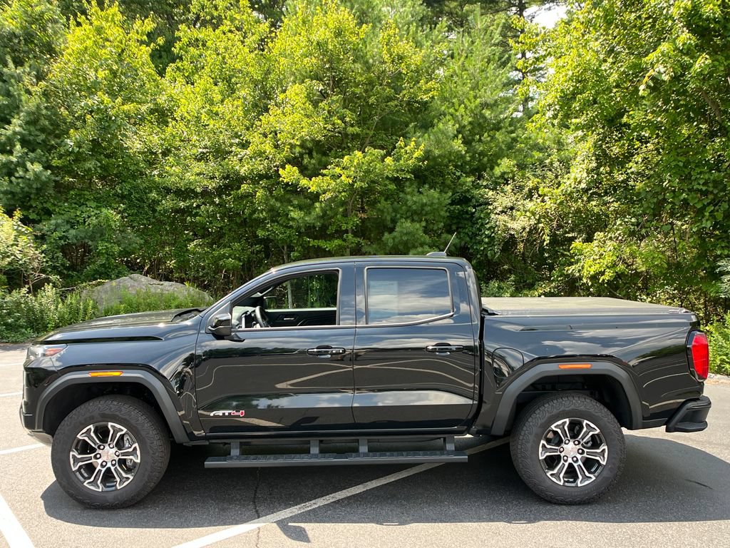 Used 2025 GMC Canyon AT4 AWD/4WD image 2